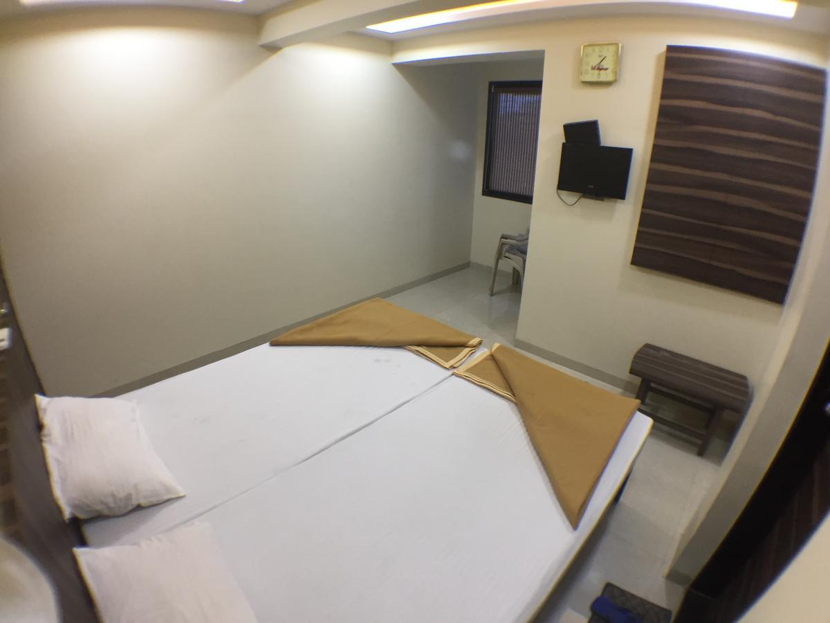 Hotel Shalimar Malad Exterior photo