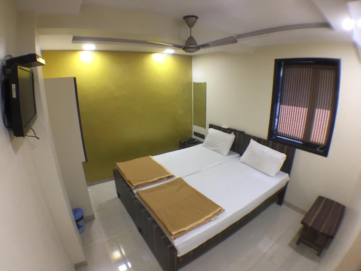 Hotel Shalimar Malad Exterior photo